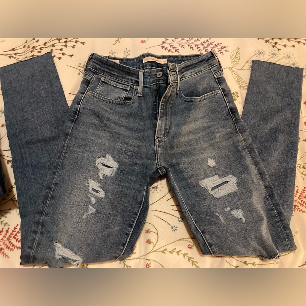 Beautiful Levis 721 High Rise Skinny jeans • Size 27/4 R • NWOT • NEW never worn